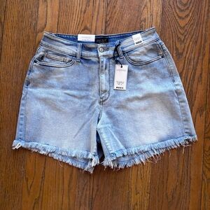 Judy Blue Light Wash Frayed Hem Jean Shorts